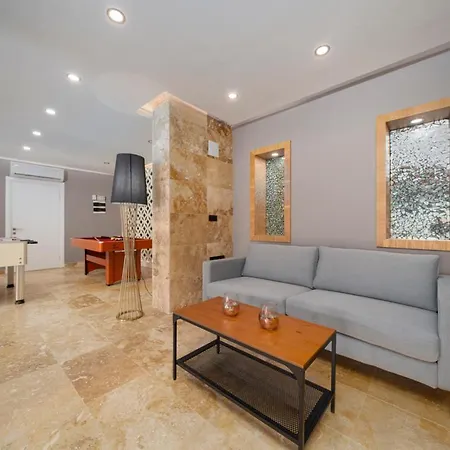 In Sleeps 8 With Pool And Air Con Villa *