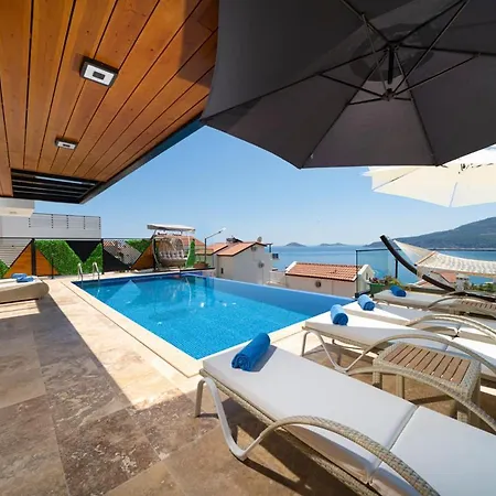In Sleeps 8 With Pool And Air Con * Kalkan