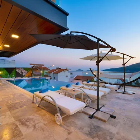 In Sleeps 8 With Pool And Air Con Kalkan