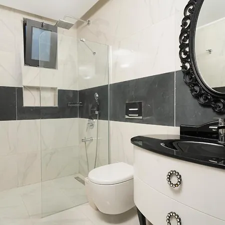 In Sleeps 8 With Pool And Air Con * Kalkan